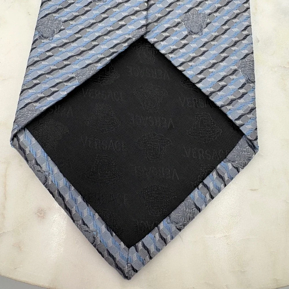 Vtg‎ Gianni Versace Silk Tie Mens Grey Blue Medusa Head Geometric Italy 3.75x56